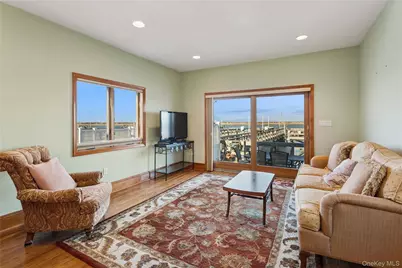 991 W Park Avenue, Long Beach, NY 11561 - Photo 11