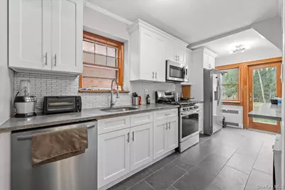 128 Kimball Terrace, Yonkers, NY 10704 - Photo 3