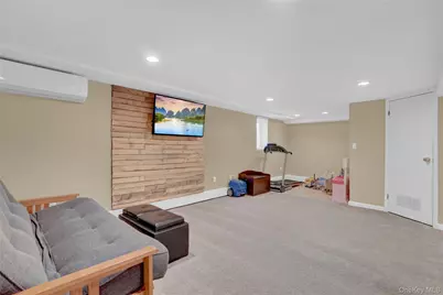 57 Roosevelt Drive, Bethpage, NY 11714 - Photo 15