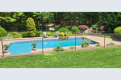 39 Foreston Circle, Manorville, NY 11949 - Photo 9