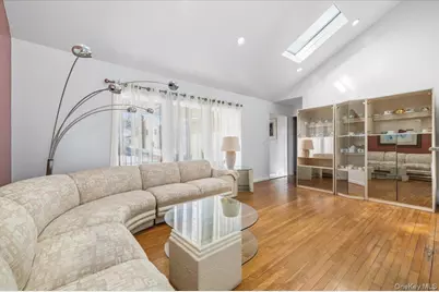 345 Concord Avenue, East Meadow, NY 11554 - Photo 3