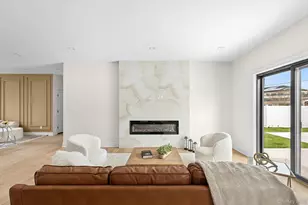 39 Forest Ln, Westbury, NY 11590 - Photo 15