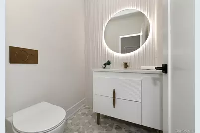 39 Forest Lane, Westbury, NY 11590 - Photo 17