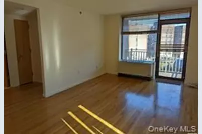 11624 Grosvenor Lane #5C, Kew Gardens, NY 11418 - Photo 3