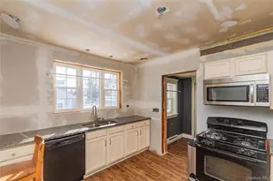 111 N Pierpont Ave, Newburgh, NY 12550 - Photo 11