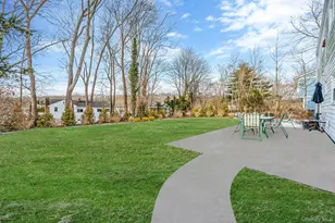 18 Roslyn Ct, Patchogue, NY 11772 - Photo 15