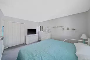 8 Linden St, Selden, NY 11784 - Photo 35