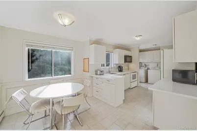 8 Linden Street, Selden, NY 11784 - Photo 9