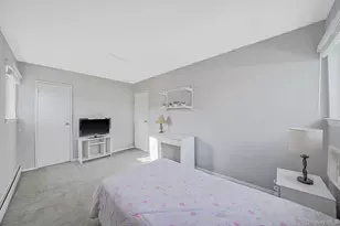 8 Linden St, Selden, NY 11784 - Photo 25