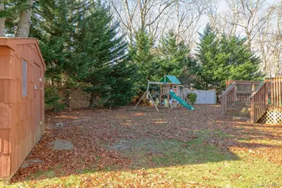 22 Garden Place, Shirley, NY 11967 - Photo 9