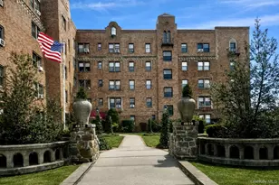 4810 Boston Post Rd, Pelham, NY 10803 - Photo 1