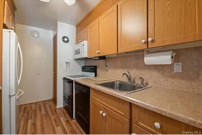 2355 Pershing Boulevard #607, Baldwin, NY 11510 - Photo 9