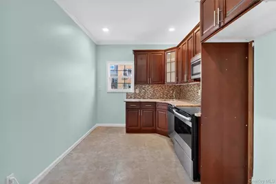 636 Throggs Neck Expressway, Bronx, NY 10465 - Photo 13