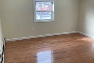 104-81 165th St, Jamaica, NY 11433 - Photo 17