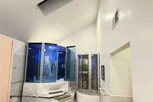 261-05 Bridgewater Ave, Glen Oaks, NY 11004 - Photo 11