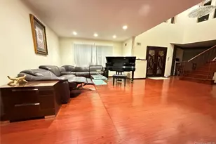 261-05 Bridgewater Ave, Glen Oaks, NY 11004 - Photo 7