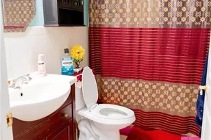 129 Stewart St, Hempstead, NY 11003 - Photo 5