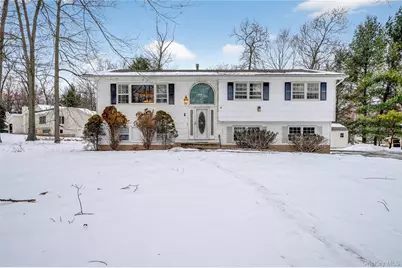 4 Lois Lane, Monsey, NY 10952 - Photo 1