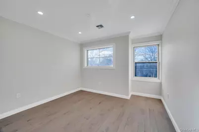 143 Emerson Avenue, Floral Park, NY 11001 - Photo 31