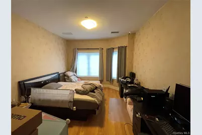 350 Soundview Lane, College Point, NY 11356 - Photo 5