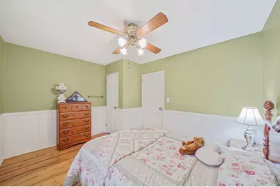 263 Keswick Drive, East Islip, NY 11730 - Photo 21