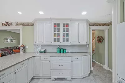 263 Keswick Drive, East Islip, NY 11730 - Photo 9