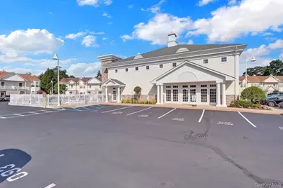 816 Narragansett Villas Drive #816, Lindenhurst, NY 11757 - Photo 7