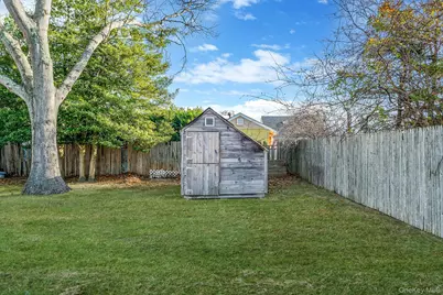 31 Walnut Avenue, Patchogue, NY 11772 - Photo 11