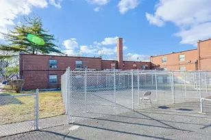 70-07 Park Dr E, Kew Gardens, NY 11367 - Photo 15