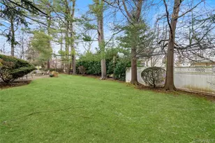 32 Arbor Rd, East Hills, NY 11577 - Photo 21