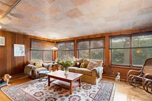 32 Arbor Rd, East Hills, NY 11577 - Photo 9