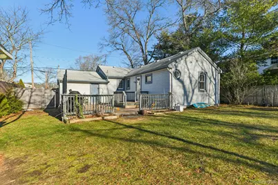 60 Green Avenue, Patchogue, NY 11772 - Photo 27