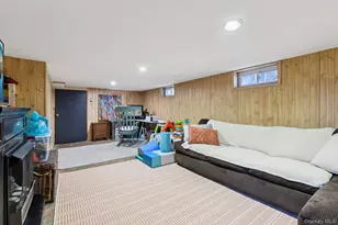 60 Green Ave, Patchogue, NY 11772 - Photo 21