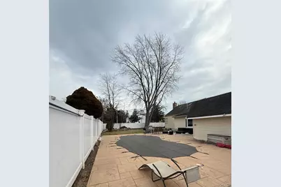 57 Laurel Road, Lindenhurst, NY 11757 - Photo 23