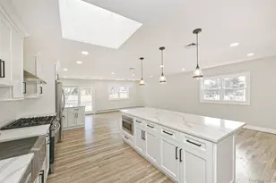 230 Town Line Rd, Commack, NY 11725 - Photo 9