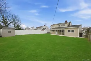 57 Cobalt Ln, Westbury, NY 11590 - Photo 31