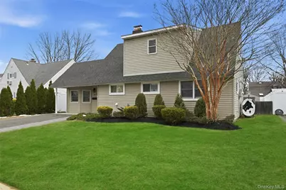 57 Cobalt Lane, Westbury, NY 11590 - Photo 3