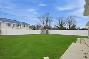 57 Cobalt Ln, Westbury, NY 11590 - Photo 25