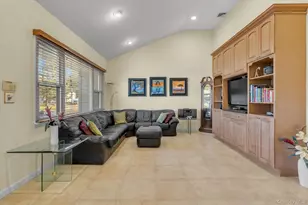 19 Capitol Pl, South Huntington, NY 11746 - Photo 5