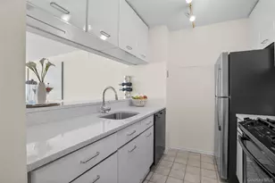 4 Martine Ave, White Plains, NY 10606 - Photo 7