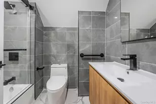 77-10 162nd St, Flushing, NY 11366 - Photo 11