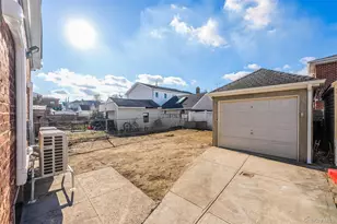 77-10 162nd St, Flushing, NY 11366 - Photo 17