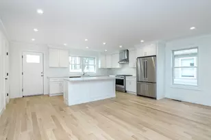 35 B Dunwood Rd, Port Washington, NY 11050 - Photo 7