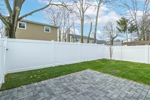 35 B Dunwood Rd, Port Washington, NY 11050 - Photo 33