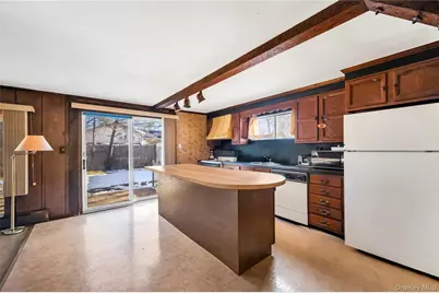 960 Linden Avenue, Westbury, NY 11590 - Photo 29