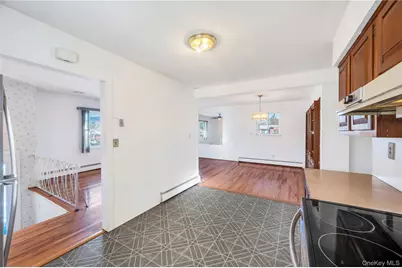 960 Linden Avenue, Westbury, NY 11590 - Photo 15