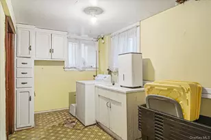 60-34 Linden St, Ridgewood, NY 11385 - Photo 19