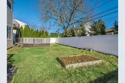 127 Cow Neck Road, Port Washington, NY 11050 - Photo 27