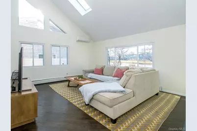 127 Cow Neck Road, Port Washington, NY 11050 - Photo 5