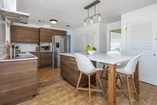 127 Cow Neck Rd, Port Washington, NY 11050 - Photo 11